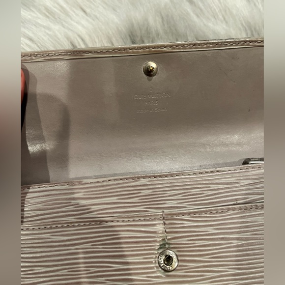 LV VGUC Vintage Epi Sarah Wallet w/Chain - Picture 6 of 11